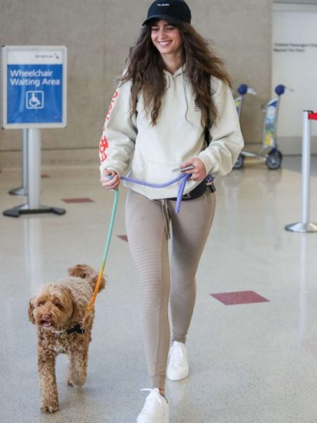 Taylor Hill – Arrives at LAX airport with her dog in Los&nbsp;Angeles